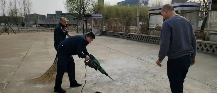 打磨地面